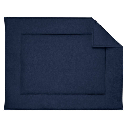 Boxkleed in een donker jeans blauwe chambray met rondom een stoer dubbel wit stiksel.