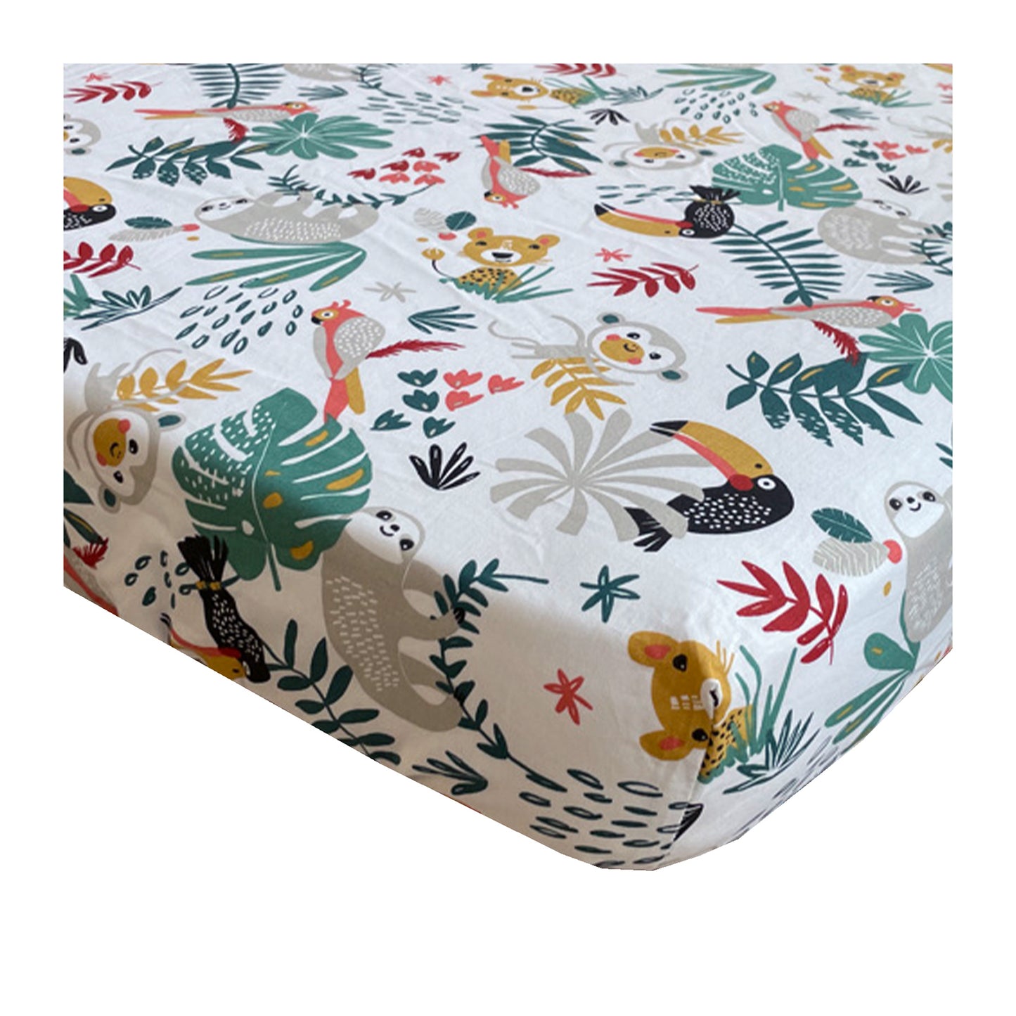 Hoeslaken Zoe met vrolijk gekleurde jungledieren op een witte ondergrond.