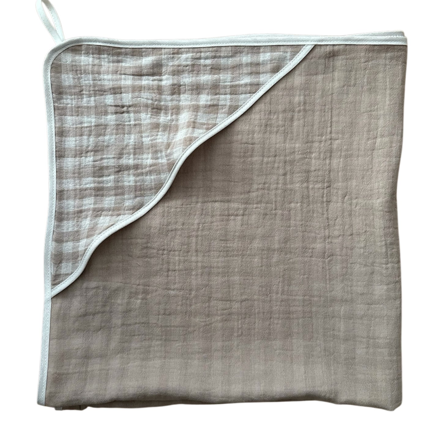 BINK Bedding hydrofiele badcape beige – opgevouwen, voor-aanzicht met capuchon